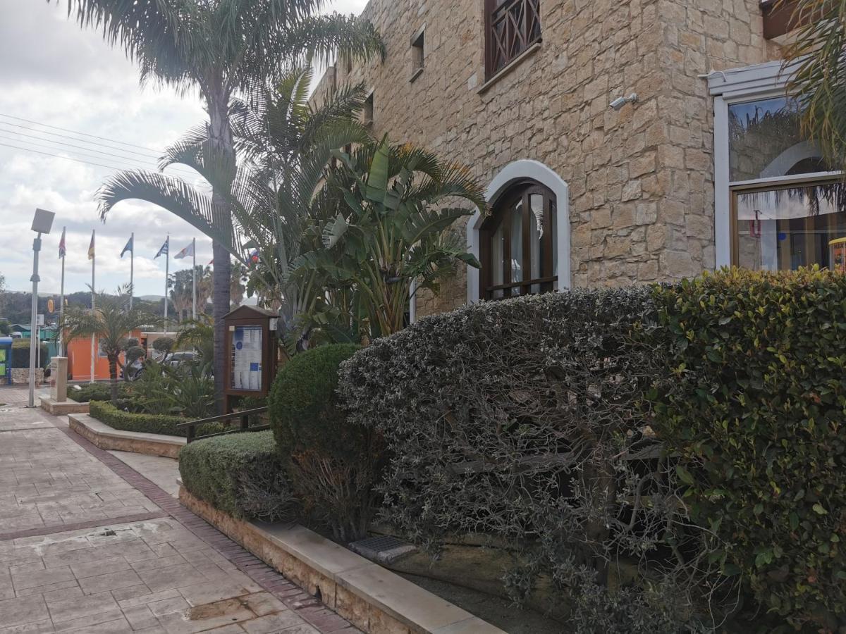 Y & P Latchi Hotel Exterior photo