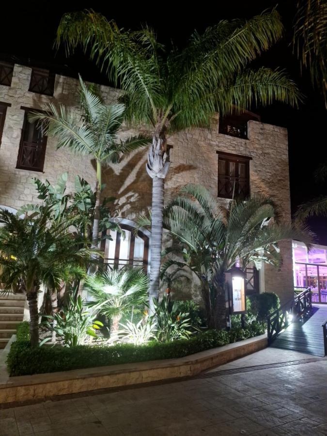 Y & P Latchi Hotel Exterior photo