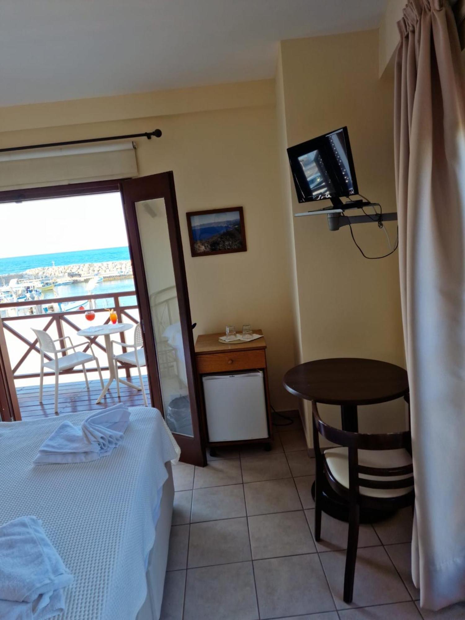Y & P Latchi Hotel Room photo